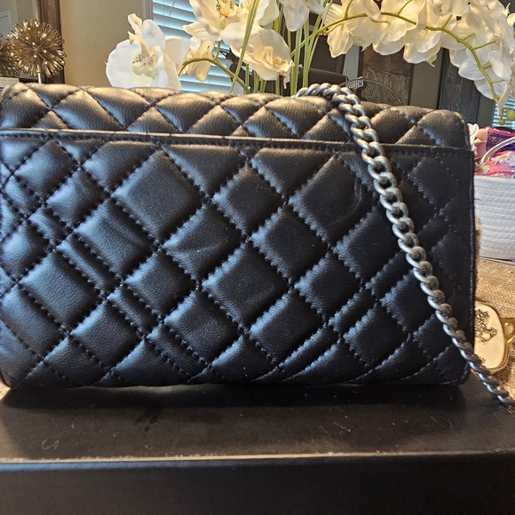 Kurt Geiger Black Quilted Chain Bag With Flaws - Picture 2 of 8